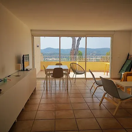 Apartment Vue Sur Pour Ce T2 Avec Terrasse, Parking, Le Lavandou, 4 Personnes - Fr-1-803-25 Le Lavandou