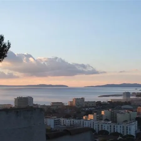 T2 Equipe Avec Terrasse Et Parking Au Lavandou - Fr-1-803-25 * Le Lavandou